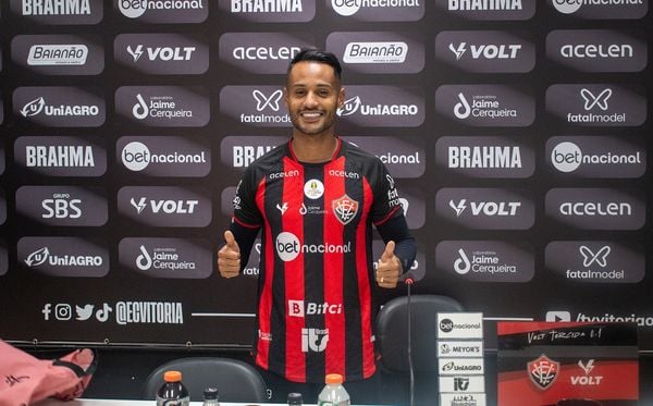 Mateus Gonçalves foi apresentado pelo Vitória nesta quinta-feira (22)