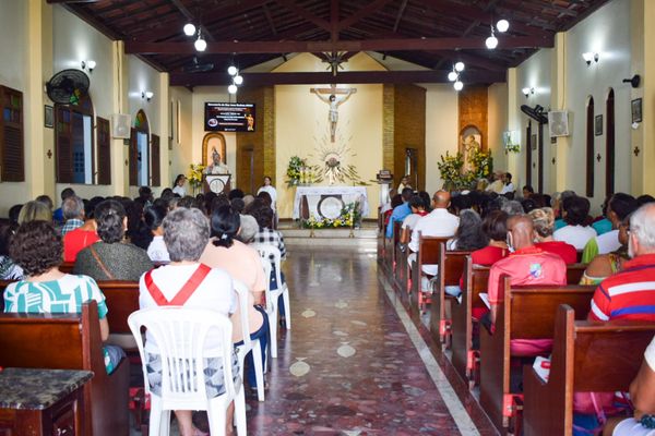 Devotos compareceram à paróquia em bom número para homenagear São João Batista
