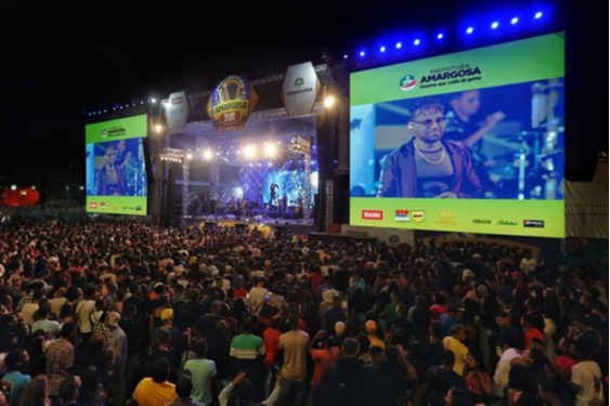 Palco está montado na Praça do Bosque, em Amargosa