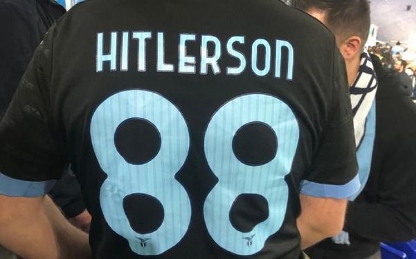 Torcedor da Lazio flagrado com camisa 88 e nome 'Hitlerson' foi banido em março