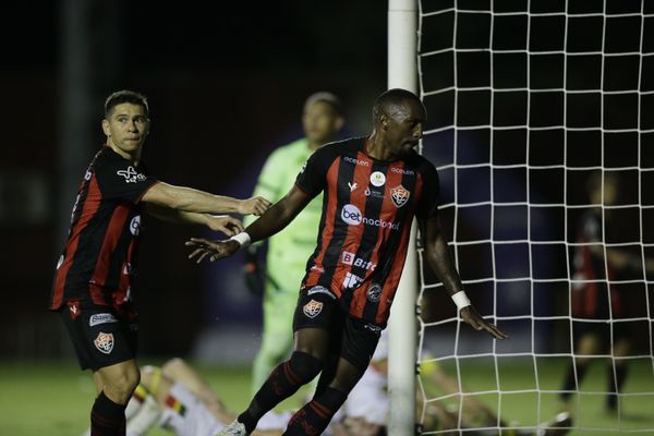 Welder pelo Vitória por ARISSON MARINHO / CORREIO