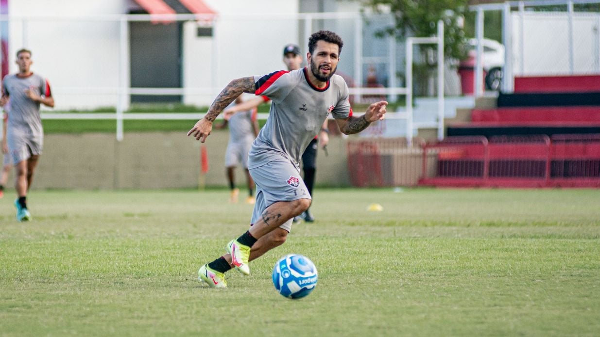 Imagem - Ex-Vitória deixa Vietnã e volta a clube após 13 anos