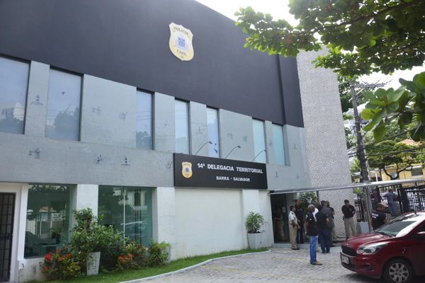 Inaugurada delegacia na Barra