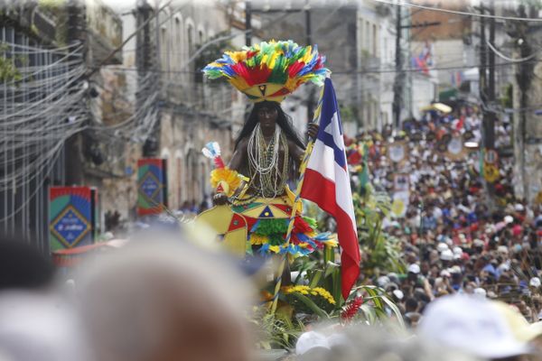 Milhares de pessoas acompanharam o desfile entre a Lapinha e o Campo Grande