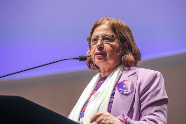 A ministra das Mulheres, Cida Gonçalves, falou sobre a lei da igualdade salarial
