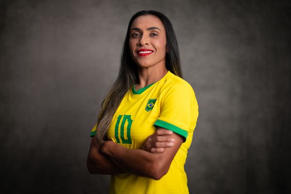 Marta em sessão de fotos da Seleção Brasileira Feminina