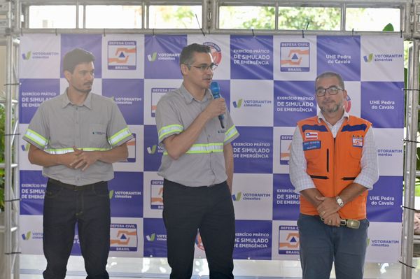 Responsáveis pela barragem e coordenador da Defesa Civil 