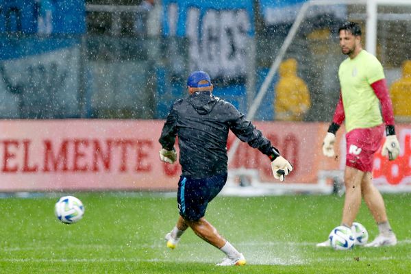 Arena do Grêmio apresenta vários pontos de alagamento