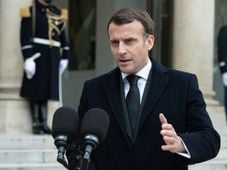 Imagem - Após circulação de fake news, França nega que Macron estivesse com cocaína em viagem