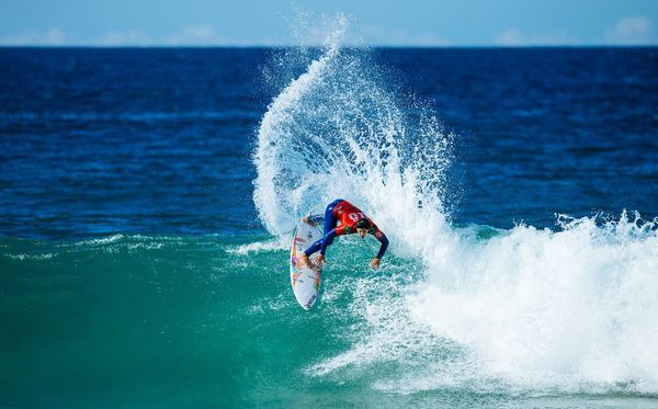 Gabriel Medina vence Filipinho e é tri campeão mundial de surfe