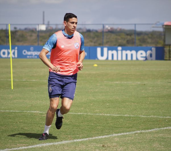 Camilo Cándido com a camisa do Bahia por Rafael Machaddo/EC Bahia