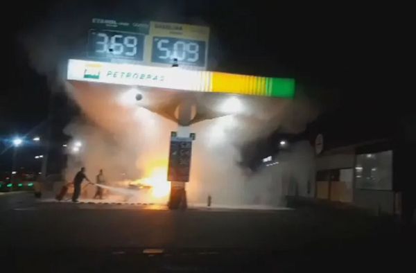 Explosão em posto de gasolina