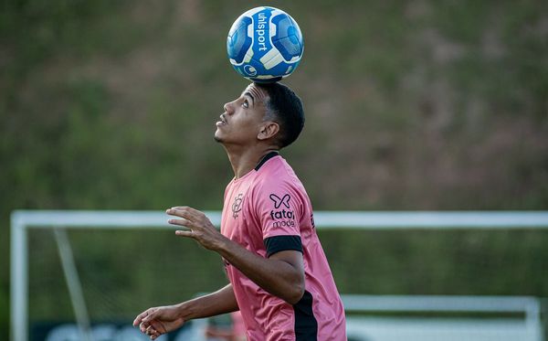 Zé Hugo pelo Vitória por Victor Ferreira/EC Vitória