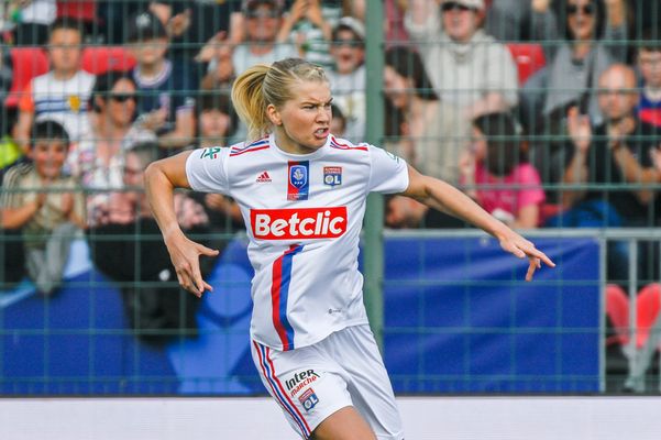 Ada Hegerberg já venceu a bola de ouro d por Divulgação/Twitter/@OLfeminin