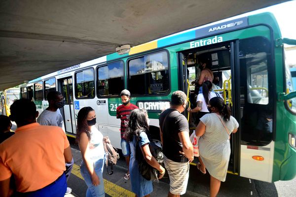 Linhas de ônibus passam por alterações