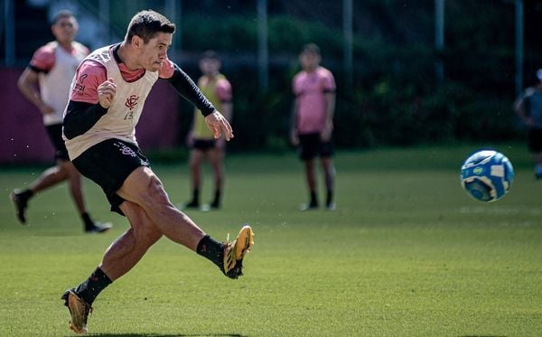 Osvaldo em ação pelo Vitória por Victor Ferreira/EC Vitória