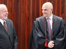 Imagem - Moraes agradece Lula após remoção de sanções da Lei Magnitsky: 'Verdade venceu'