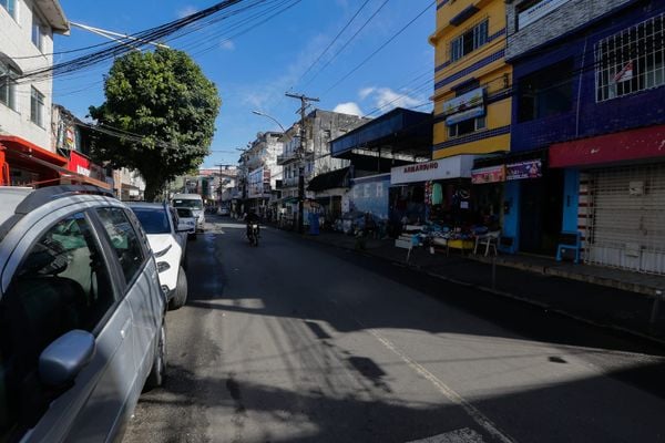 Rua Melo Moraes Filho, na Fazenda Grande do Retiro por Arisson Marinho/CORREIO