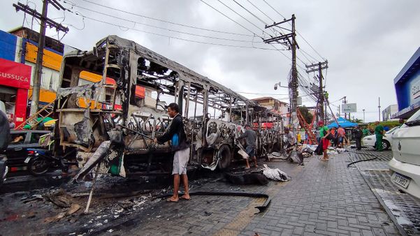 Ônibus incendiado em Sussuarana