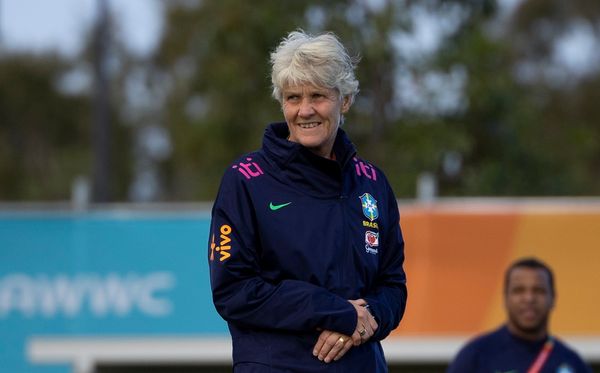 Pia Sundhage em treino da Seleção Brasileira Feminina