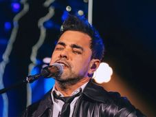Imagem - Vídeo: Zezé Di Camargo desafina em show e faz proibição à imprensa