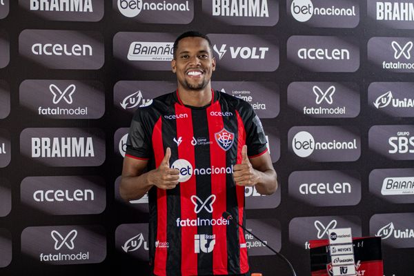 Yuri Castilho é apresentado oficialmente pelo Vitória na Toca do Leão