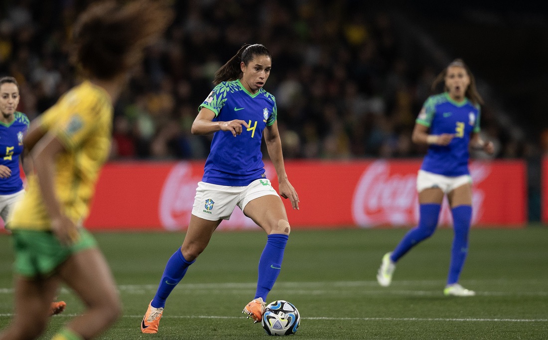 Quero Jogar Futebol Feminino - A saudade de jogar futebol é grande né minha  filha? 😂O que podemos fazer é te ajudar a jogar futebol ai de casa, pelo  celular. Separamos 3