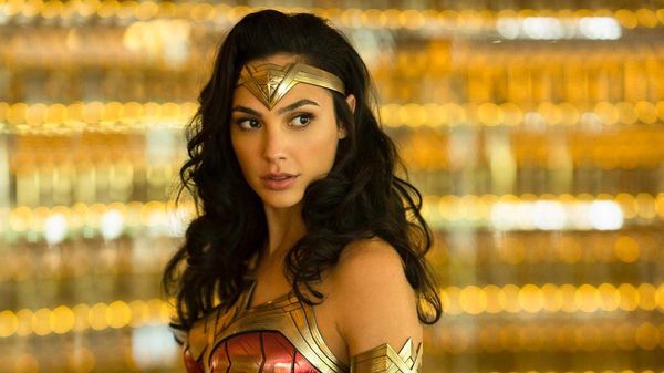 A atriz Gal Gadot interpreta a Mulher-maravilha