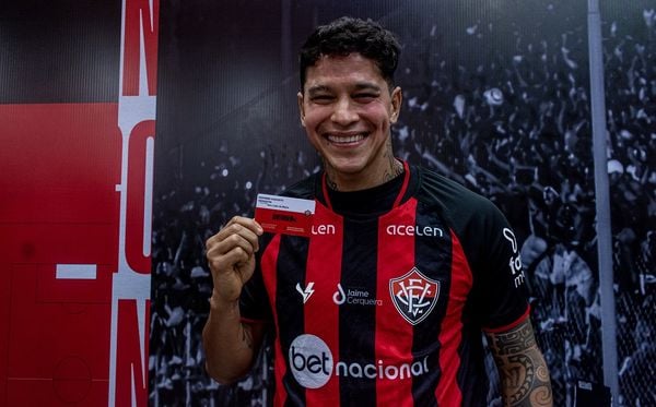 Giovanni Augusto (Chapecoense)  por Victor Ferreira/EC Vitoria