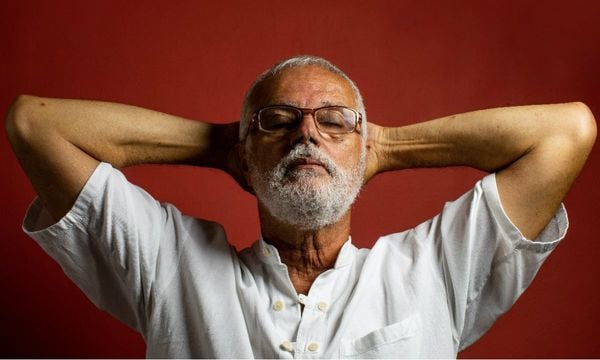 Roberto Mendes faz show na sexta (11), 20h, no Largo do Pelourinho