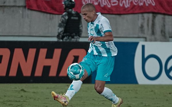 Nino Paraíba fez apenas uma partida pelo Paysandu até aqui