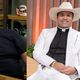 Imagem - Ratinho elogia tamanho da 'mala' de padre e revela desejo de tocar em partes íntimas