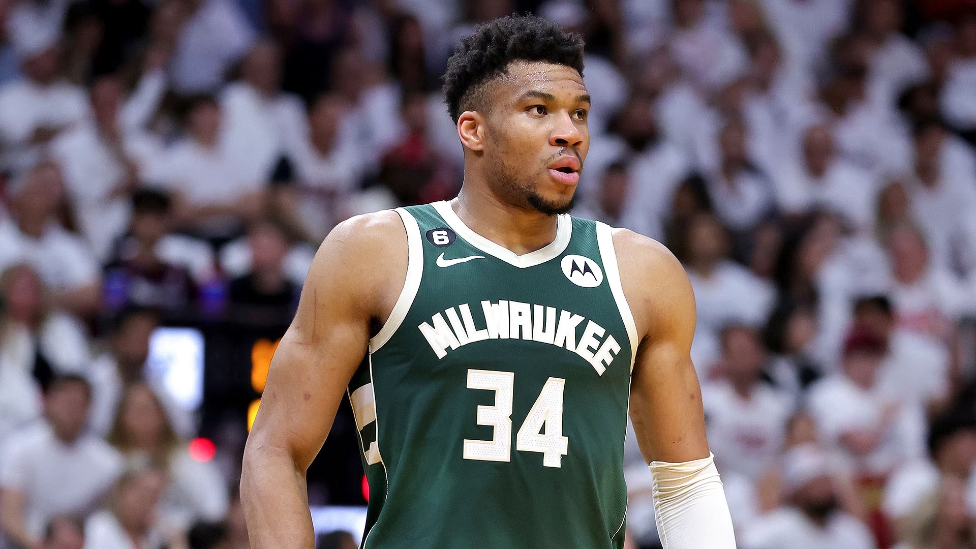 NBA: Antetokounmpo revela quem vê como o melhor jogador na atualidade