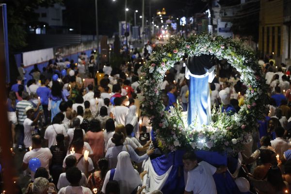 Uma procissão marcou o Dia Nacional de Santa Dulce dos Pobres na Cidade Baixa, neste domingo (13)