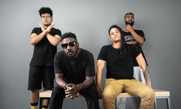 A banda Attoxxa se apresenta nesta quarta (23), 19h30, no Centro de Convenções