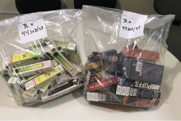 Cigarros eletrônicos foram apreendidos