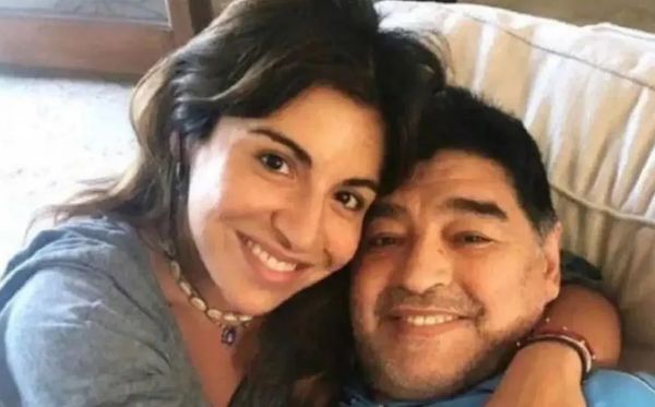 Gianinna Maradona publicou carta  pedindo justiça pela morte do pai