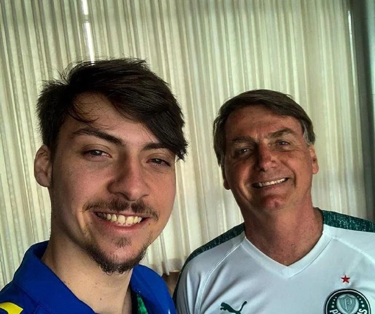 01, 02, 03, 04. Os quatro filhos de Bolsonaro sob investigação da polícia