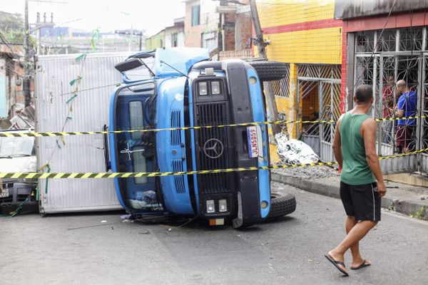 Acidente deixou uma pessoa morta e interditou trânsito em São Caetano por Marina Silva/CORREIO