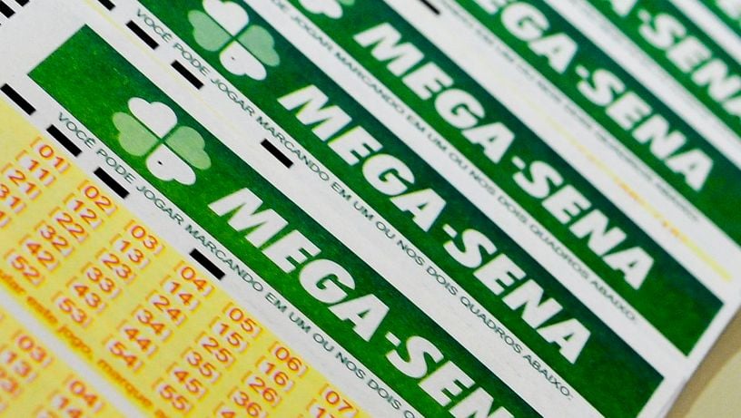 Imagem - Garçonete ganha bilhete de loteria como gorjeta e descobre prêmio de R$ 54 milhões; colegas se revoltam