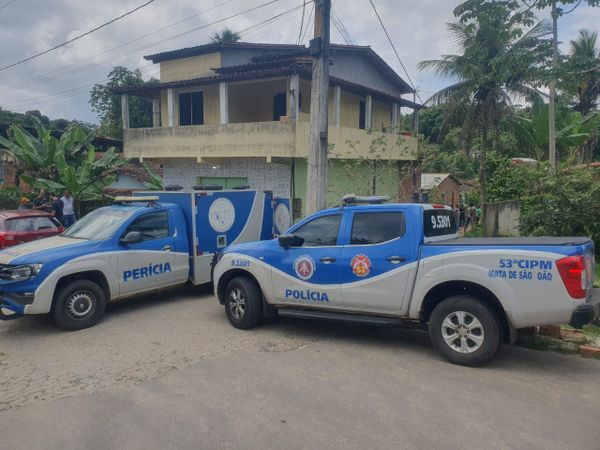 Polícia faz a perícia em Mata de São João