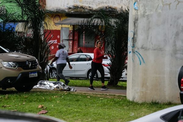 Corpo de pedestre no canteiro da Avenida Bonocô