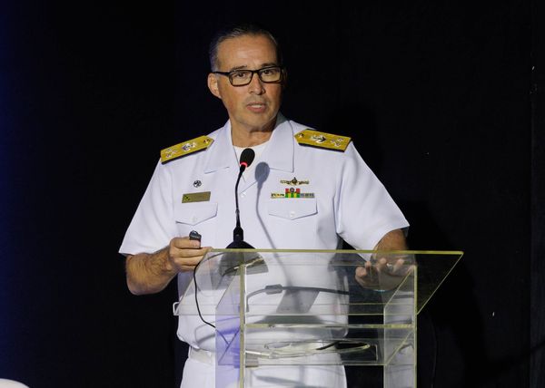 Para o comandante Antônio Carlos Cambra, a população brasileira precisa conhecer a Amazônia Azul