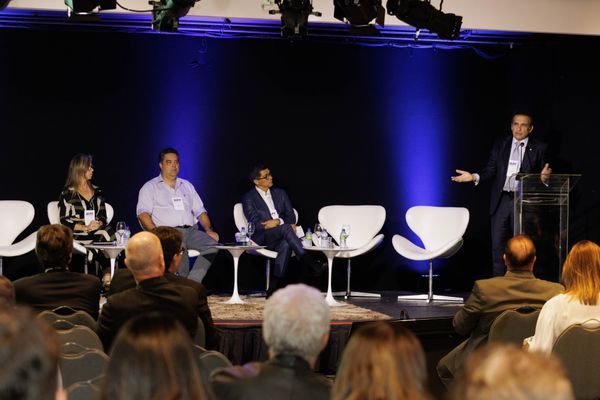 Representantes dos setores público e privado discutiram a importância da Economia do Mar na agenda política