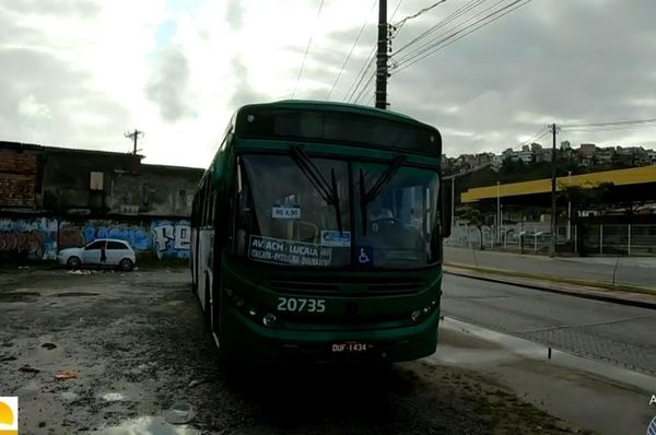 Ônibus foi roubado na região do Comércio