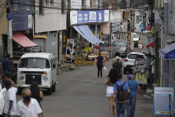 Parte do comércio reabre nessa terça-feira no aolto d