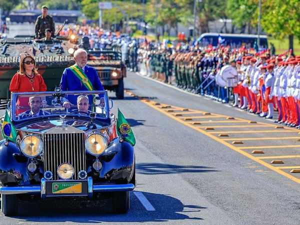 Desfile do 7 de setembro em Brasília tem clima tranquilo, sem protestos