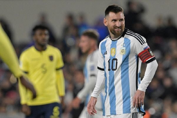 Argentina de Messi estreou com vitória sobre o Equador