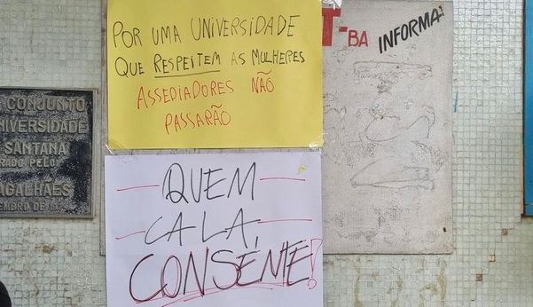Cartazes nas paredes do Departamento de Ciências Biológicas