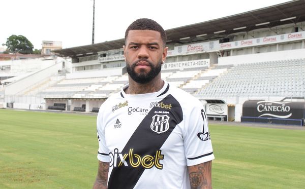 Júnior Tavares na chegada à Ponte Preta